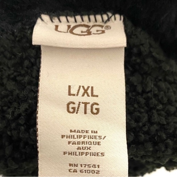 UGG Black Quilted Shearling-Trim Touchscreen Mittens NWT - Picture 11 of 15